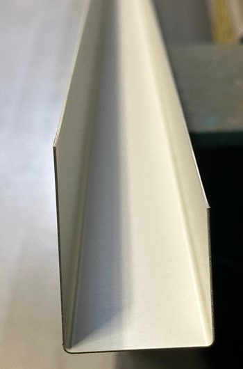 stalen U-profiel voor sandwichpanelen wand