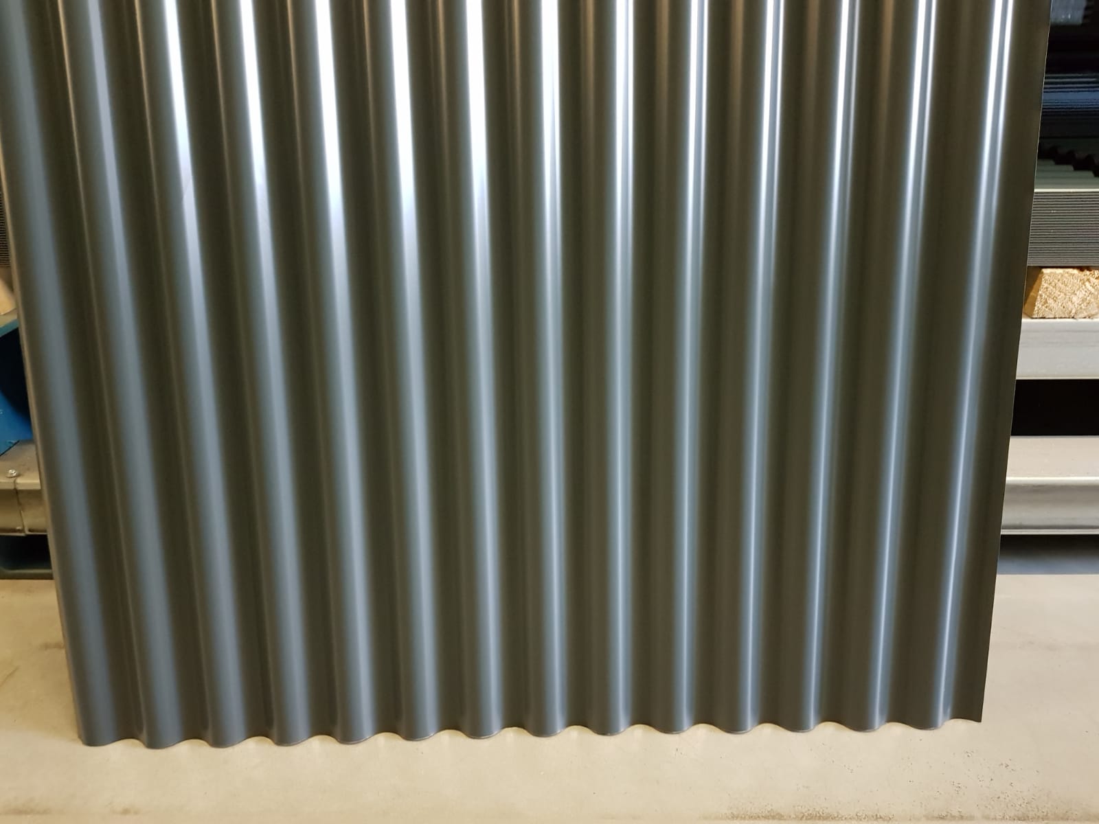 golfplaat staal antraciet